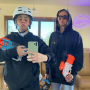 Cócteles y letrero de neón de ensueño